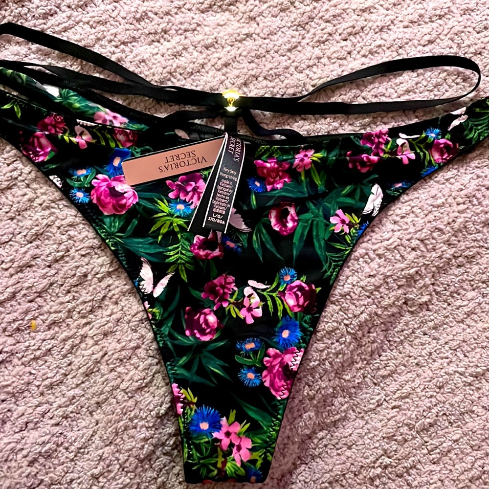 Victoria’s Secret “Very Sexy” floral print on black thong